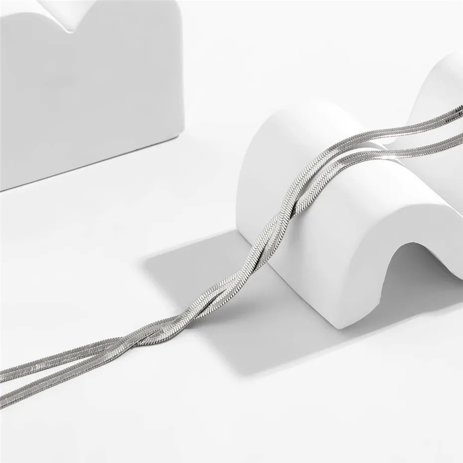 Elegant Adjustable Long Necklace with Snake Pattern