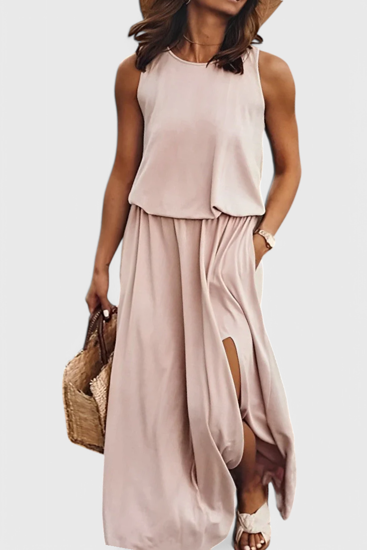 Dianne Sleeveless dress with side slit and loose silhouette