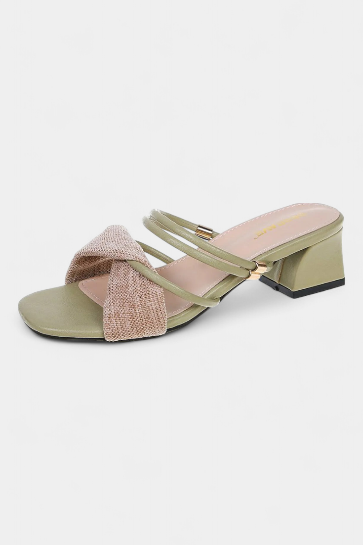 Cintia Minimalist heeled sandals with thin strap